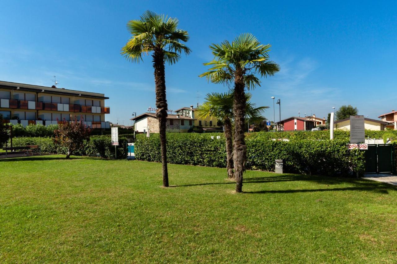 Appartamento Atlantis Sirmione Eksteriør bilde